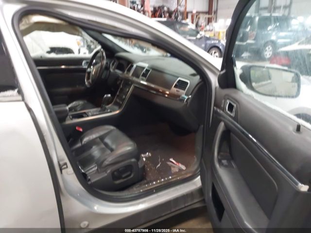 Lincoln MKS Ecoboost Image 16