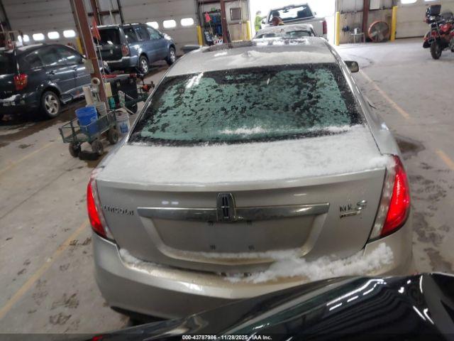 Lincoln MKS Ecoboost Image 13