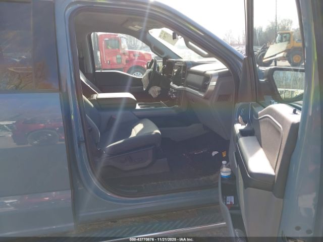 Ford F-150 Xlt Image 4