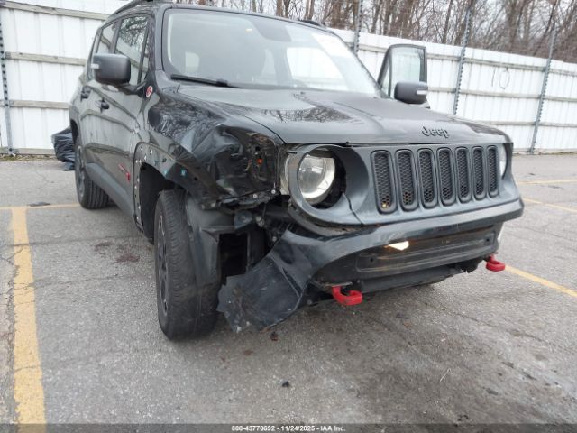 Jeep Renegade Trailhawk Image 7