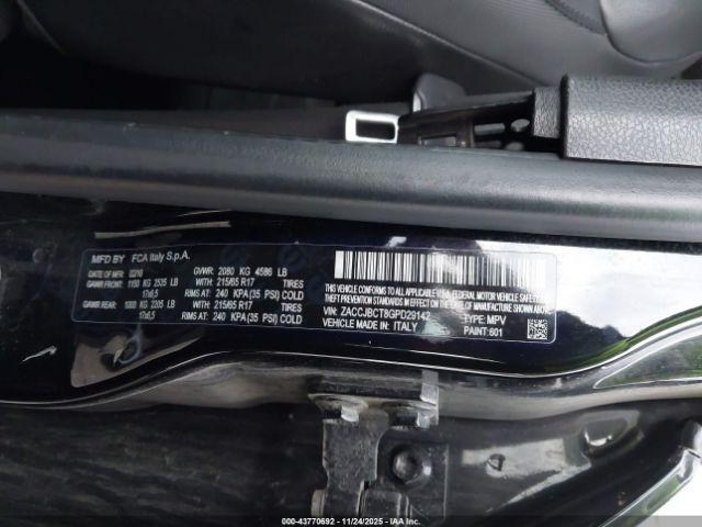 Jeep Renegade Trailhawk Image 4