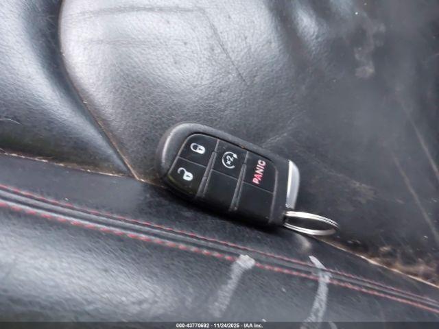 Jeep Renegade Trailhawk Image 12