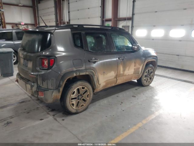 Jeep Renegade Trailhawk Image 16
