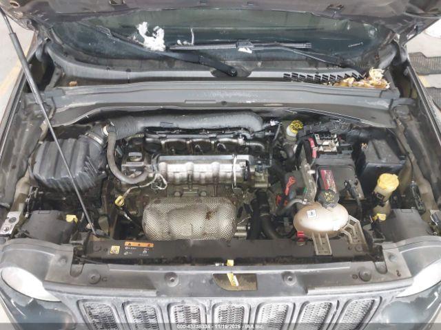 Jeep Renegade Trailhawk Image 9