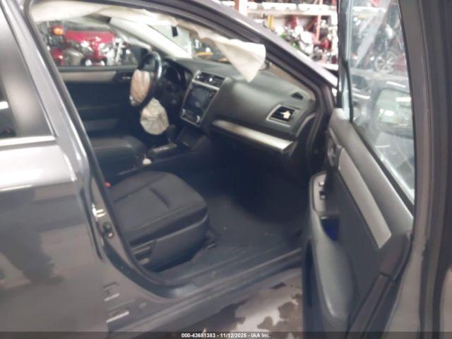 Subaru Outback 2.5i Premium Image 3