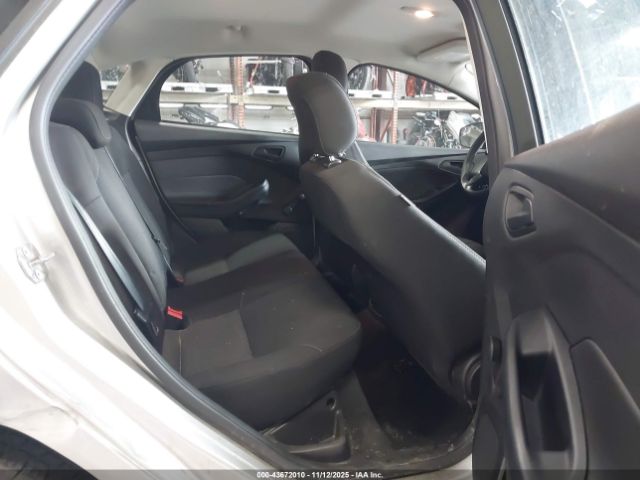 Ford Focus S Image 11