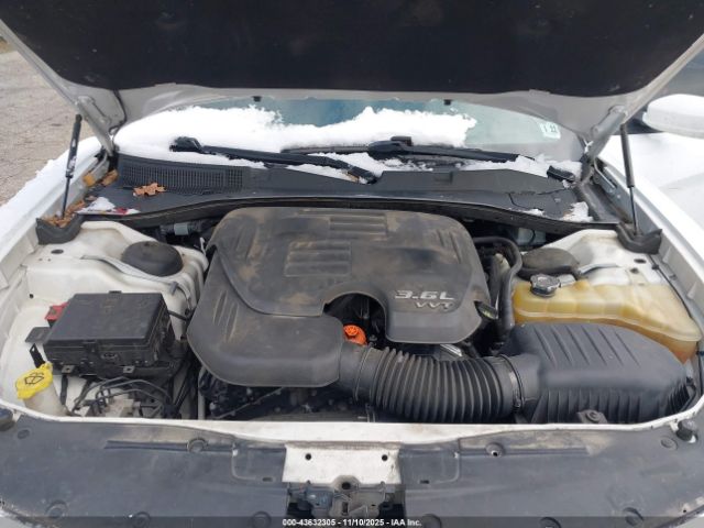 Dodge Charger Sxt Image 8