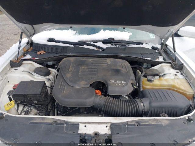 Dodge Charger Sxt Image 8