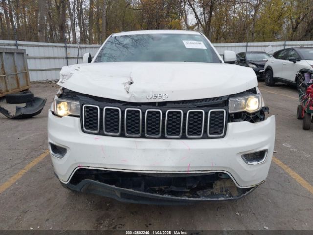 Jeep Grand Cherokee Laredo 4x4 Image 8
