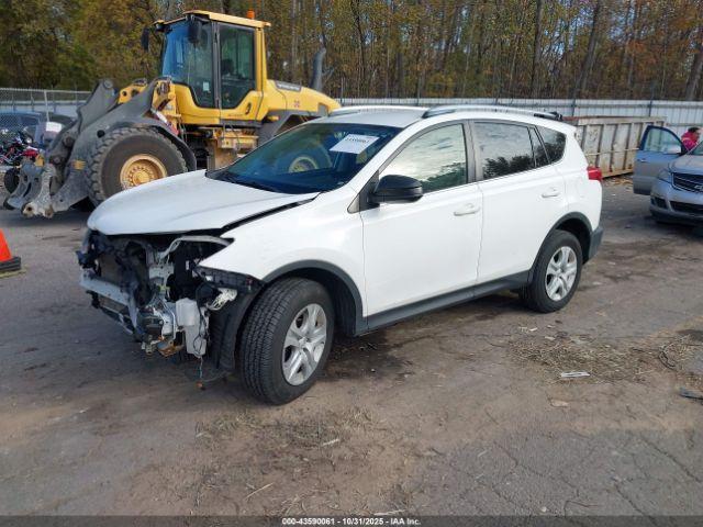 Toyota RAV4 Le Image 6