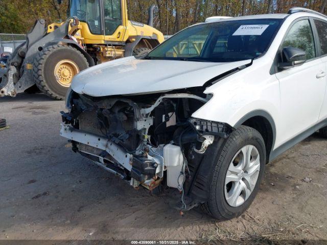 Toyota RAV4 Le Image 10