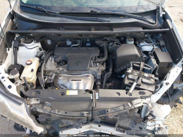 Toyota RAV4 Le Image 13