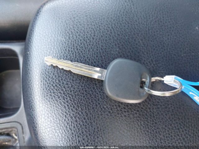 Toyota RAV4 Le Image 16