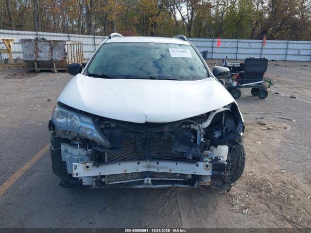 Toyota RAV4 Le Image 11