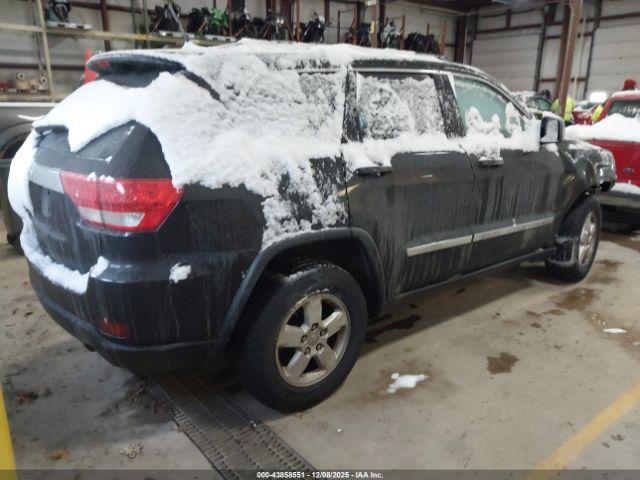 Jeep Grand Cherokee Laredo Image 11