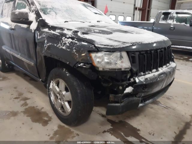 Jeep Grand Cherokee Laredo Image 10