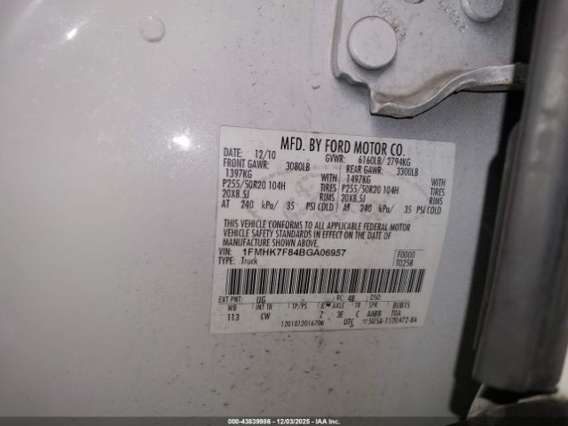 Ford Explorer Limited Image 15