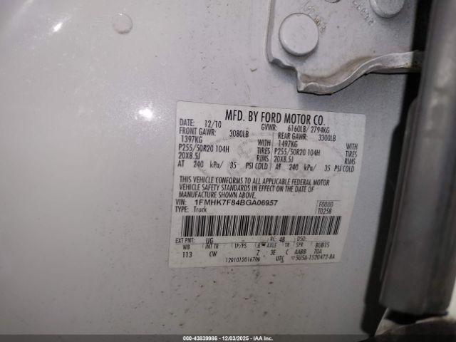 Ford Explorer Limited Image 15