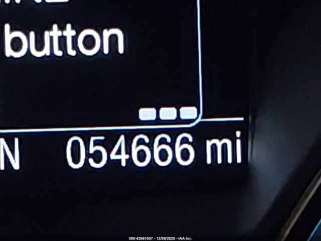 Ford Escape Titanium Image 9