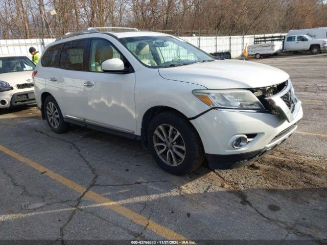  Salvage Nissan Pathfinder