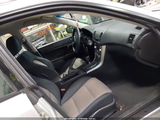 Subaru Outback 2.5i Image 8