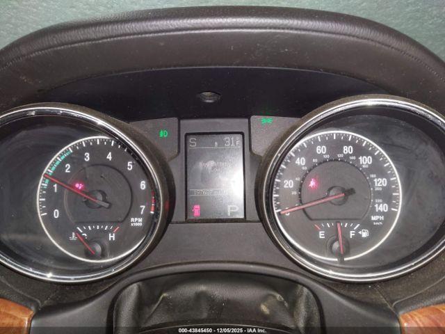 Jeep Grand Cherokee Overland Image 9