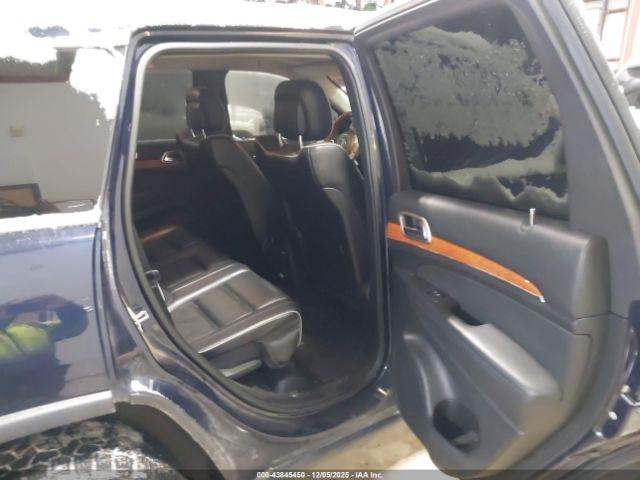 Jeep Grand Cherokee Overland Image 8