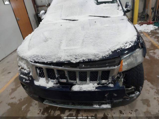 Jeep Grand Cherokee Overland Image 2