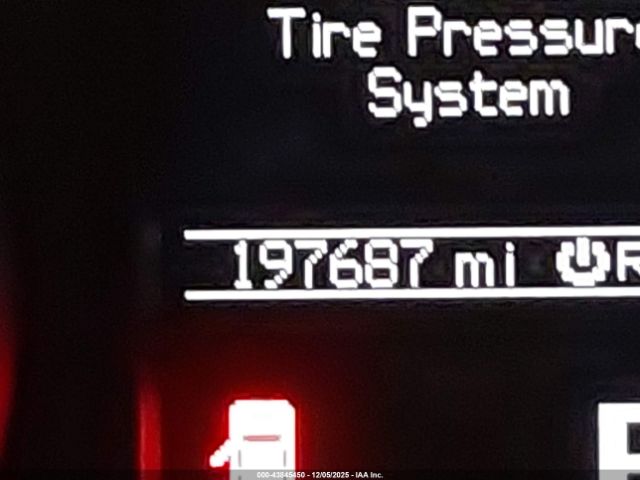 Jeep Grand Cherokee Overland Image 4