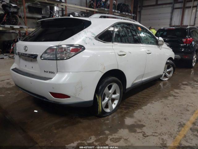 Lexus RX Image 16