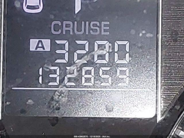 Subaru Outback 2.5i Limited Image 16