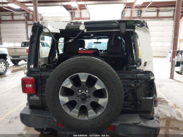 Jeep Wrangler Sahara Image 11