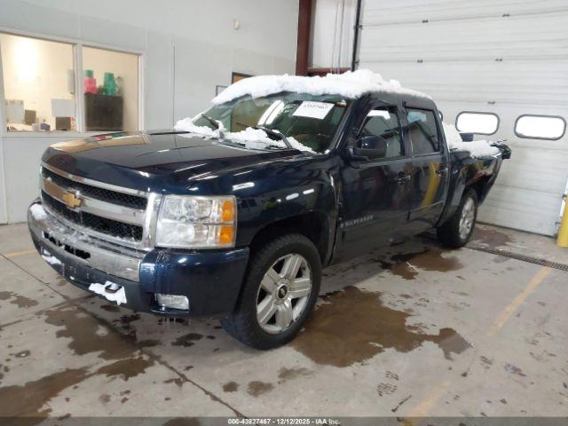 Chevrolet Silverado 1500 Image 3