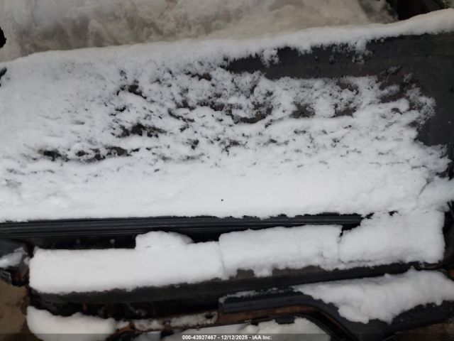 Chevrolet Silverado 1500 Image 13