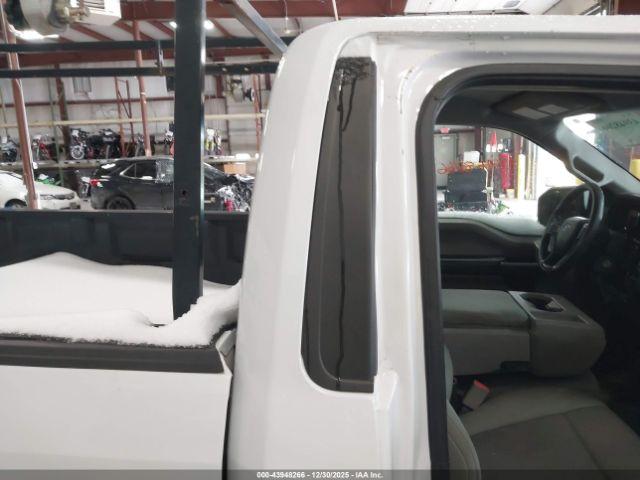 Ford F-150 Xl Image 8