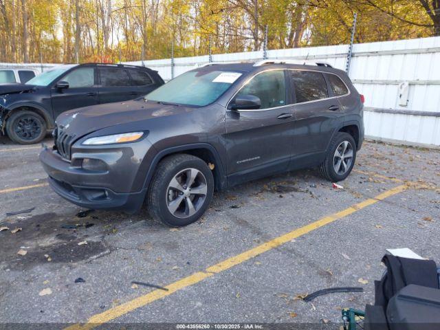 Jeep Cherokee North Image 4