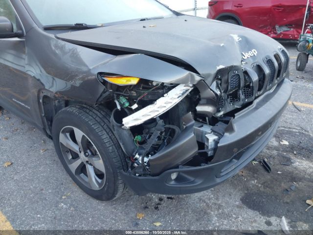 Jeep Cherokee North Image 9