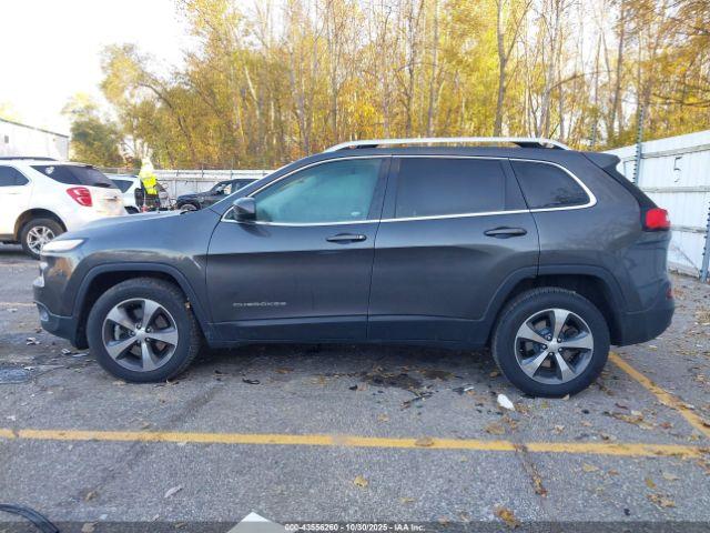 Jeep Cherokee North Image 14