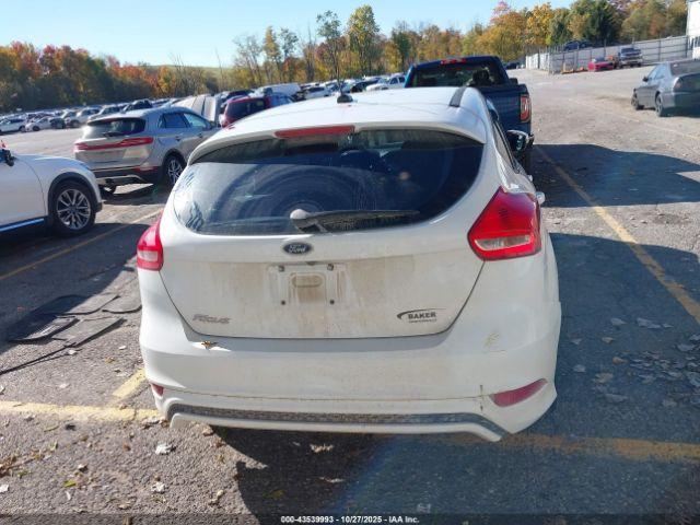 Ford Focus Se Image 9