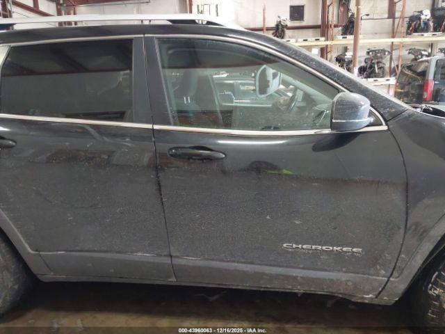 Jeep Cherokee North Image 10