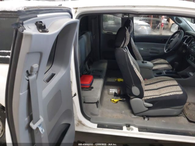 Toyota Tacoma Image 10