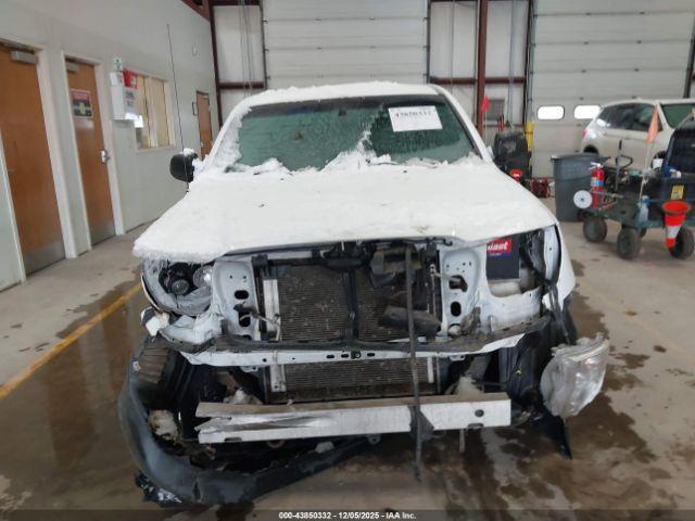 Toyota Tacoma Image 11