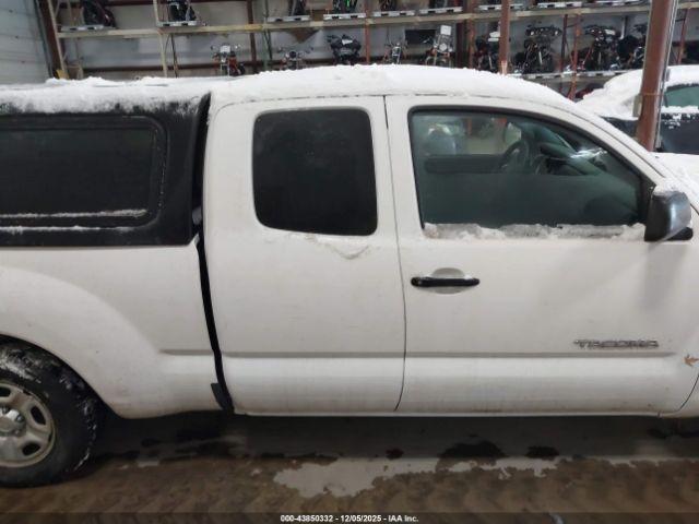 Toyota Tacoma Image 9