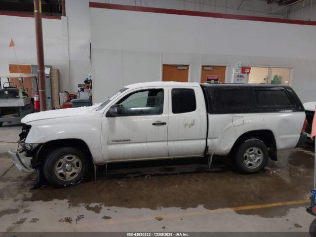 Toyota Tacoma Image 16