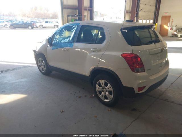 Chevrolet Trax Ls Image 2