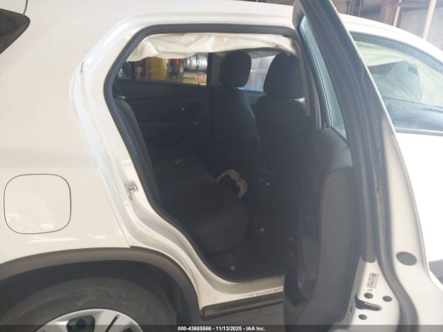 Chevrolet Trax Ls Image 8
