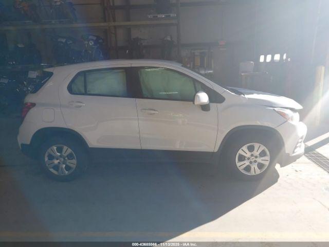 Chevrolet Trax Ls Image 12