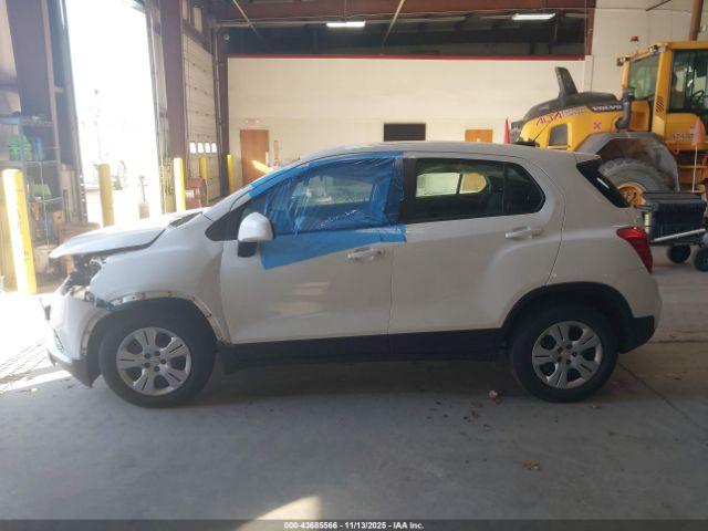 Chevrolet Trax Ls Image 13