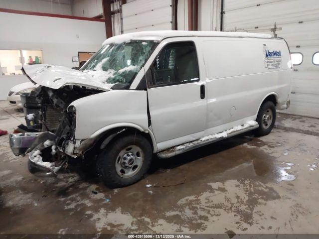 GMC Savana Work Van Image 7