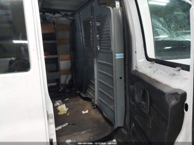 GMC Savana Work Van Image 10